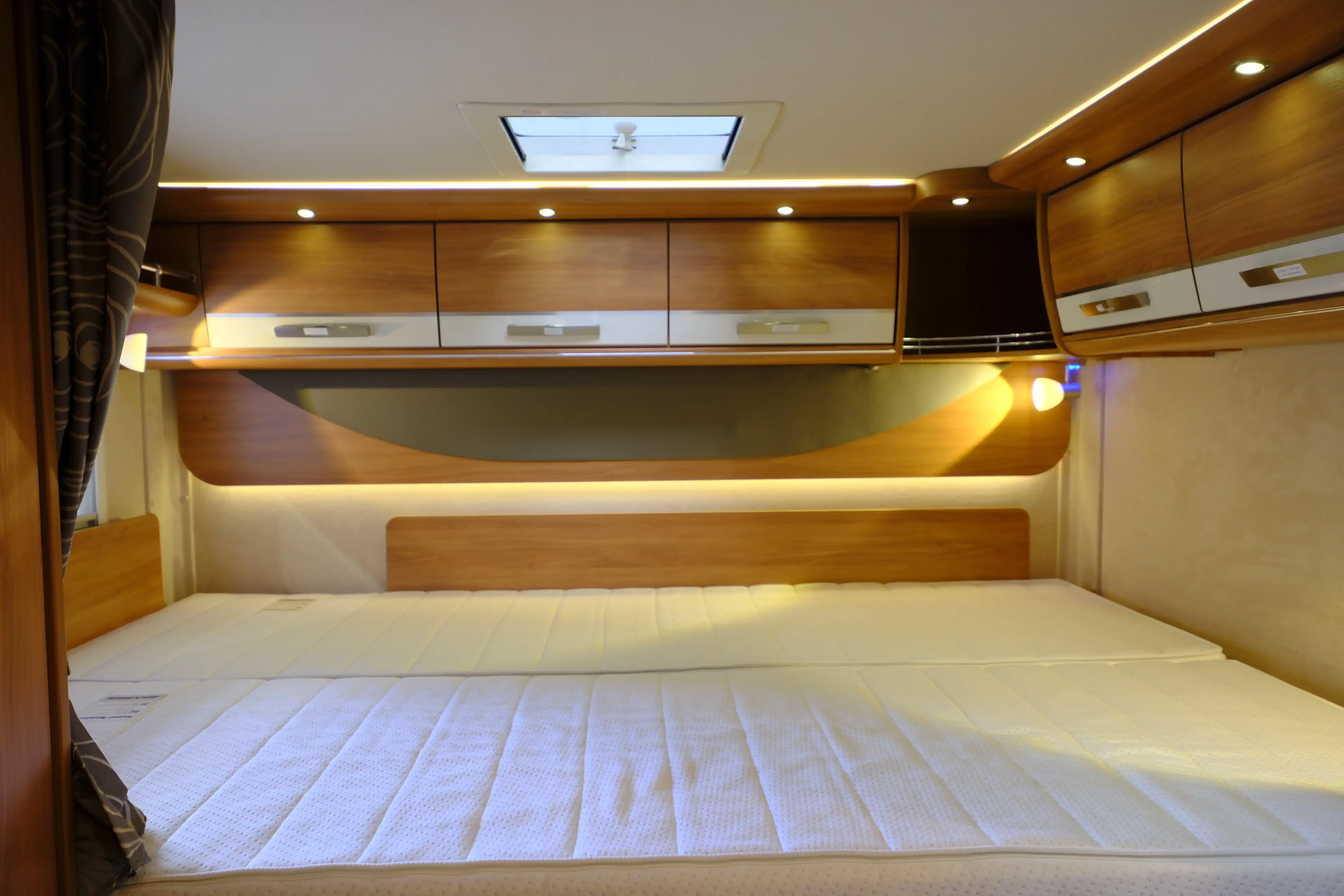 HYMER-ERIBA B 594 PL